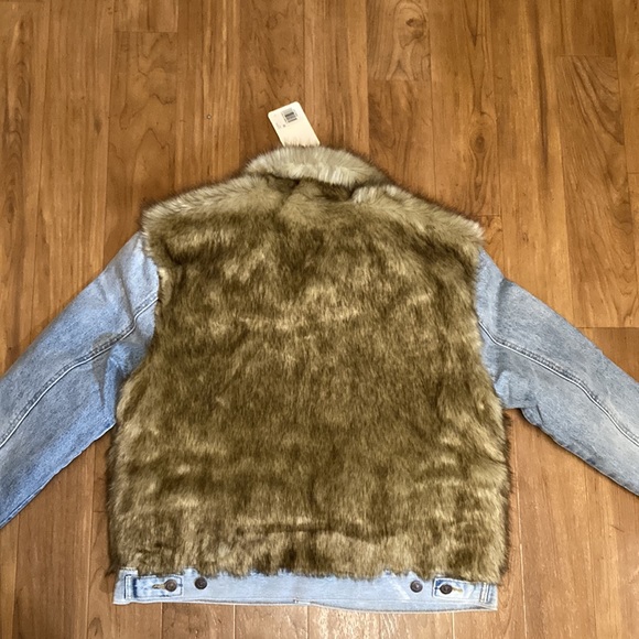 Levi's Fur Denim Trucker Jacket - Picture 11 of 17